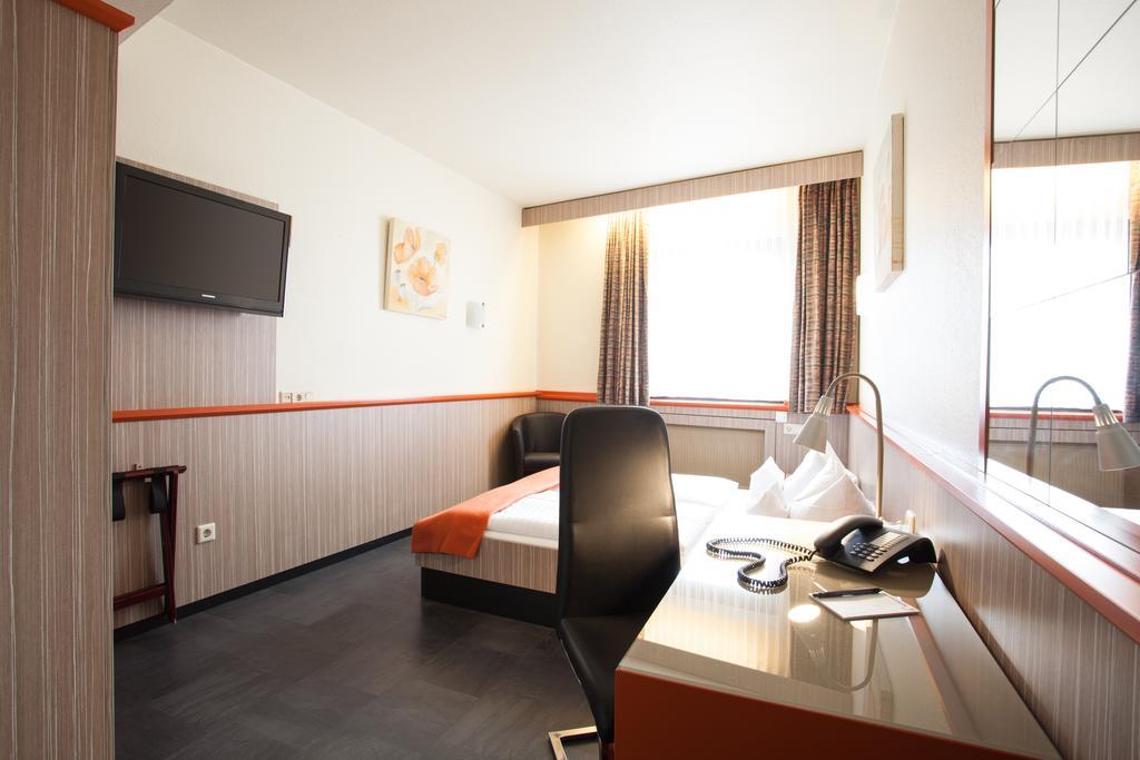 Trip Inn Hotel Ariane ケルン エクステリア 写真