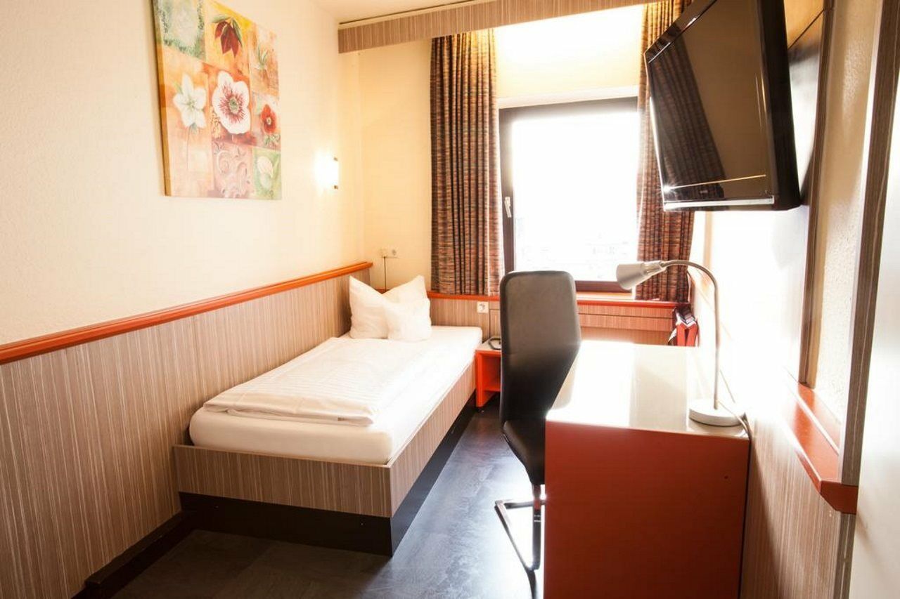 Trip Inn Hotel Ariane ケルン エクステリア 写真